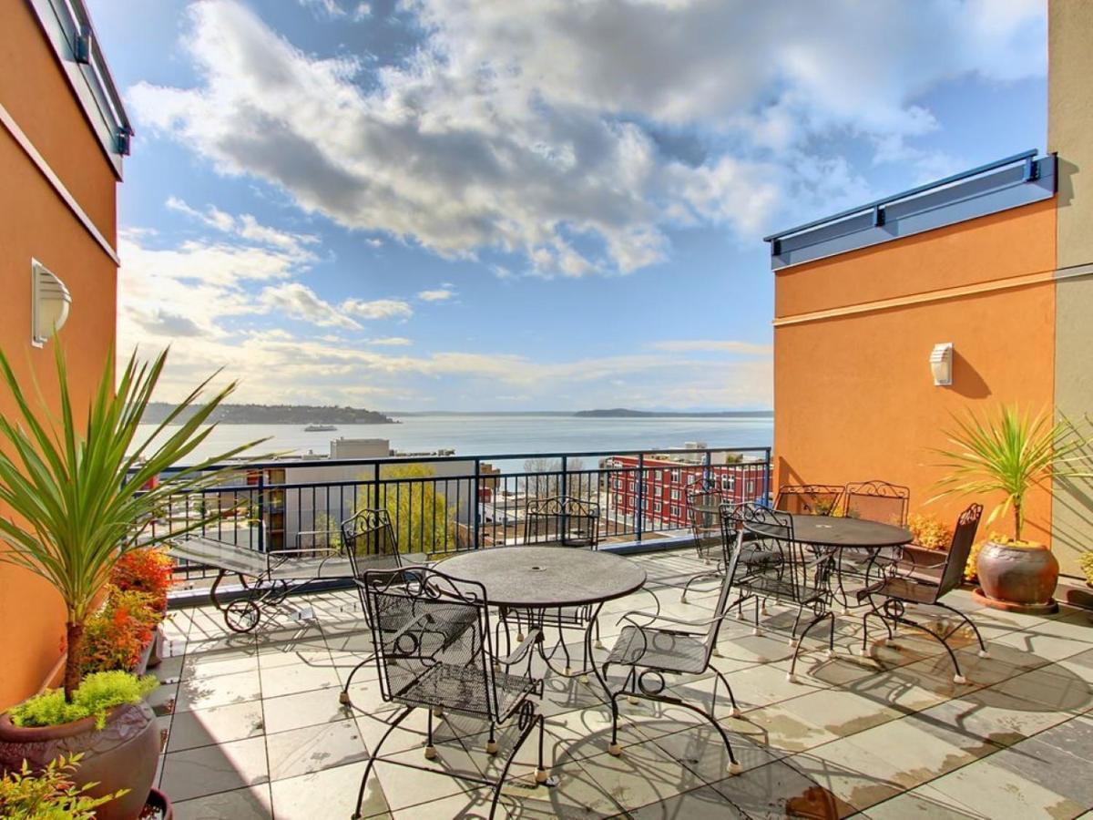 City Water View Oasis With Pool & Gym Near Cruise In Heart Of Сиатъл Екстериор снимка